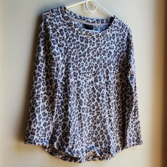 Tahari Tops - Tahari Pink/Gray Leopard Print Scoop Neck Jersey Size Small